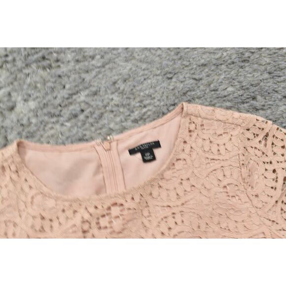 Ann Taylor Beige Shift Dress Size 2P Petite Nylon Floral Short Sleeve Zip - Picture 5 of 7